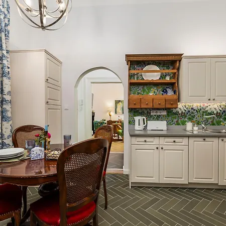 Palace District Luxury