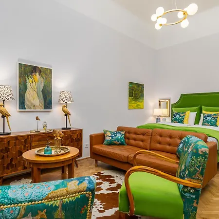 Palace District Luxury Апартаменты *