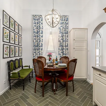 Апартаменты Palace District Luxury