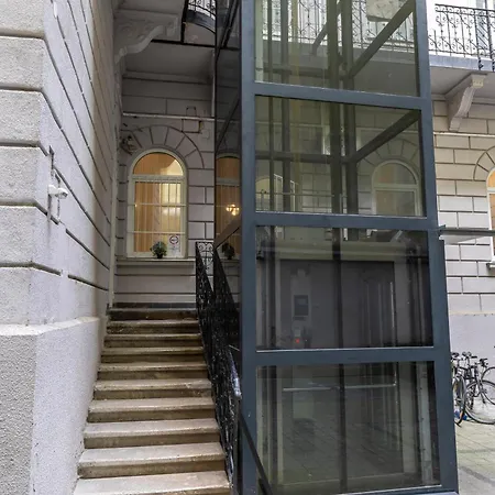 Palace District Luxury *