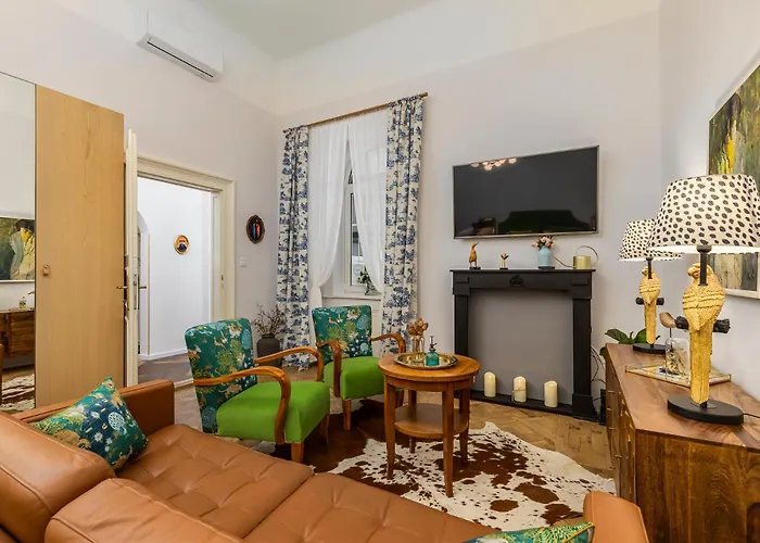 Palace District Luxury Apartament