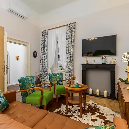 Palace District Luxury Apartament